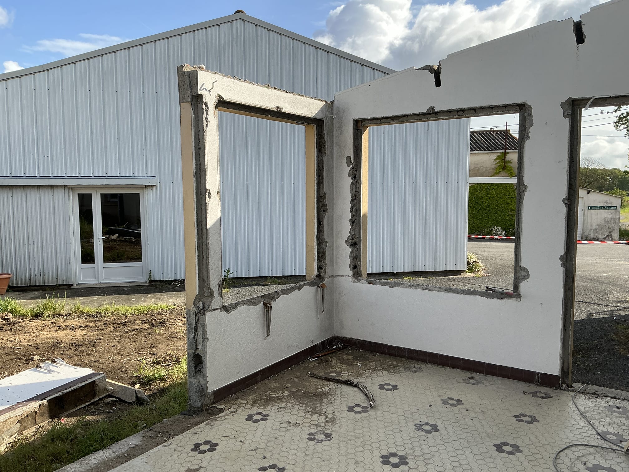 photo d'une rénovation complète d'une maison à St Lumine de Clisson pour la création de 3 locatifs